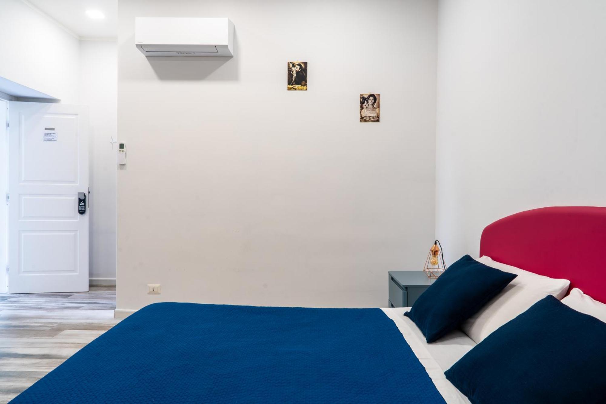 Fara'S House Bed & Breakfast Napoli Oda fotoğraf
