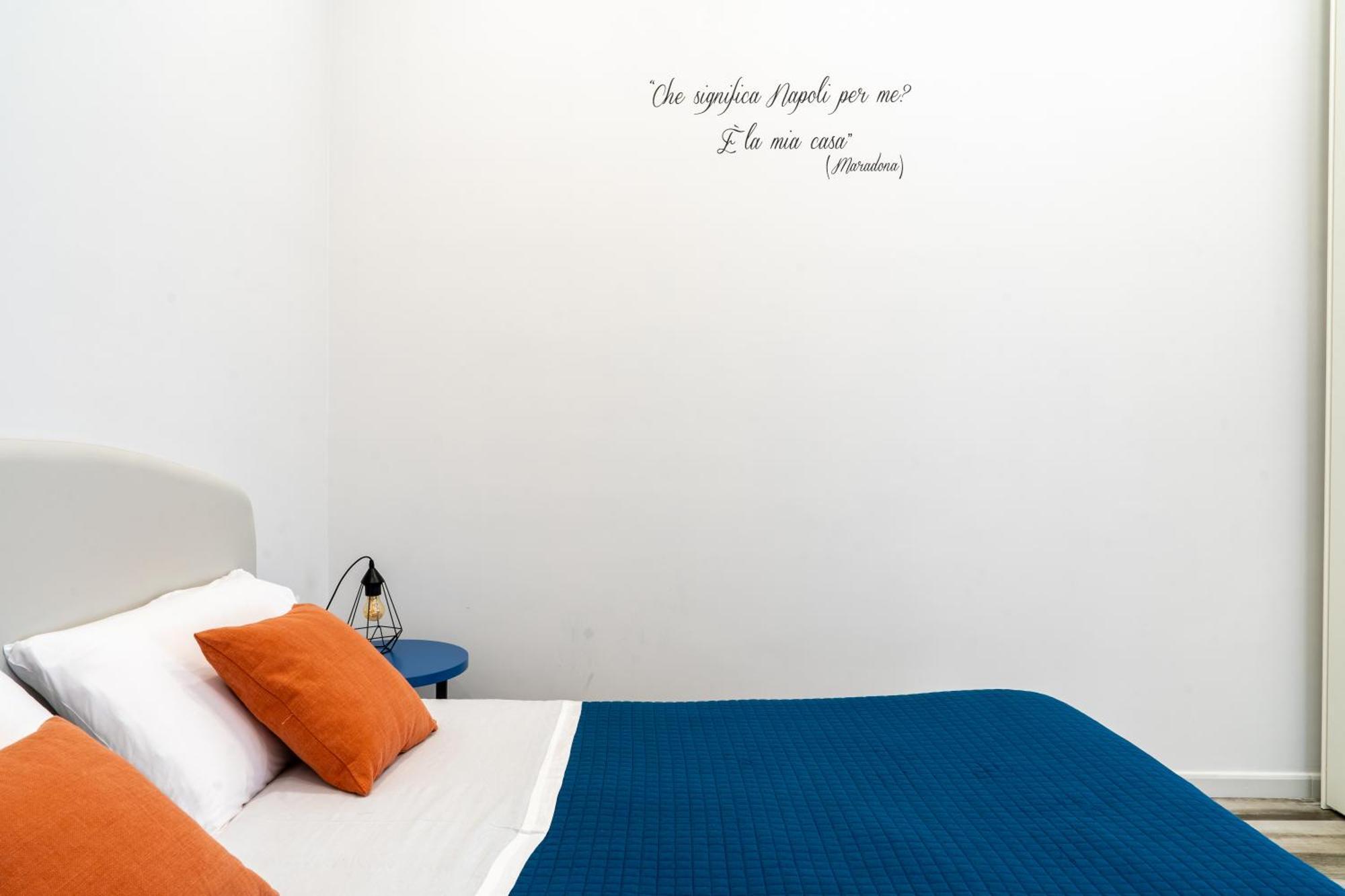 Fara'S House Bed & Breakfast Napoli Oda fotoğraf
